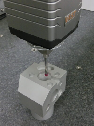 三次元座標測定機 - 画像 (2)